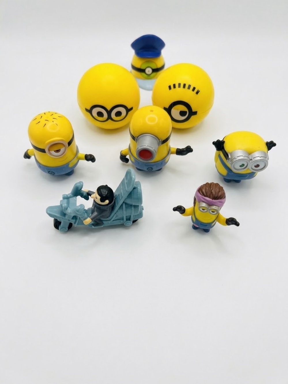 Minions & Young Gru McDonald’s Happy Meal Toy Lot - Set of 8